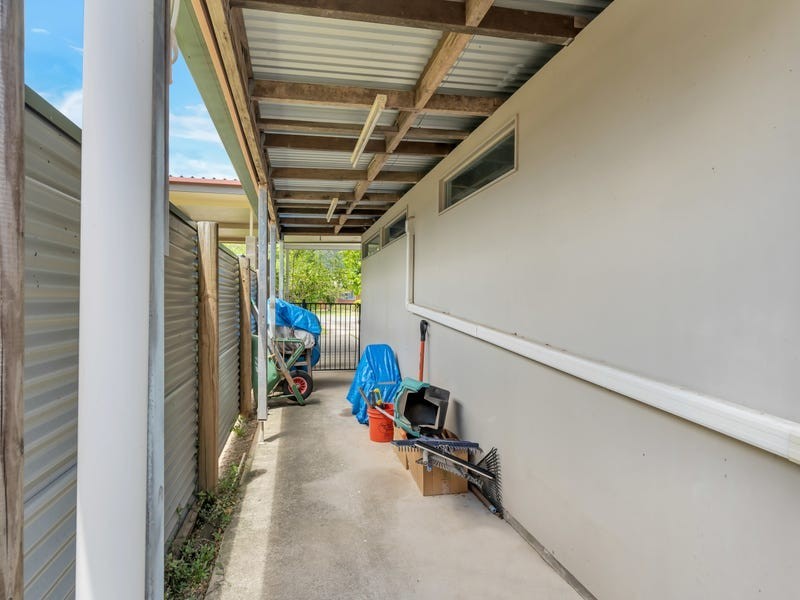 2/440 McCoombe Street, Mooroobool QLD 4870