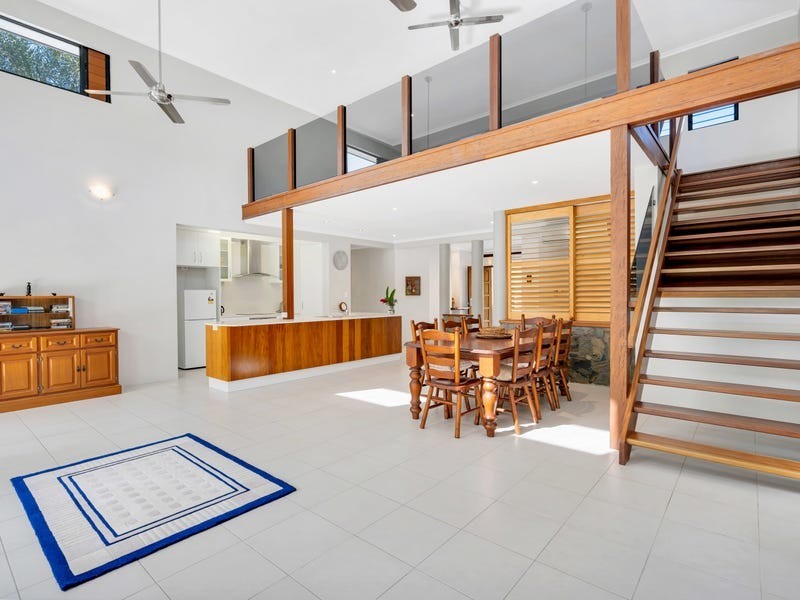 5 Ellie Banning Close, Redlynch QLD 4870