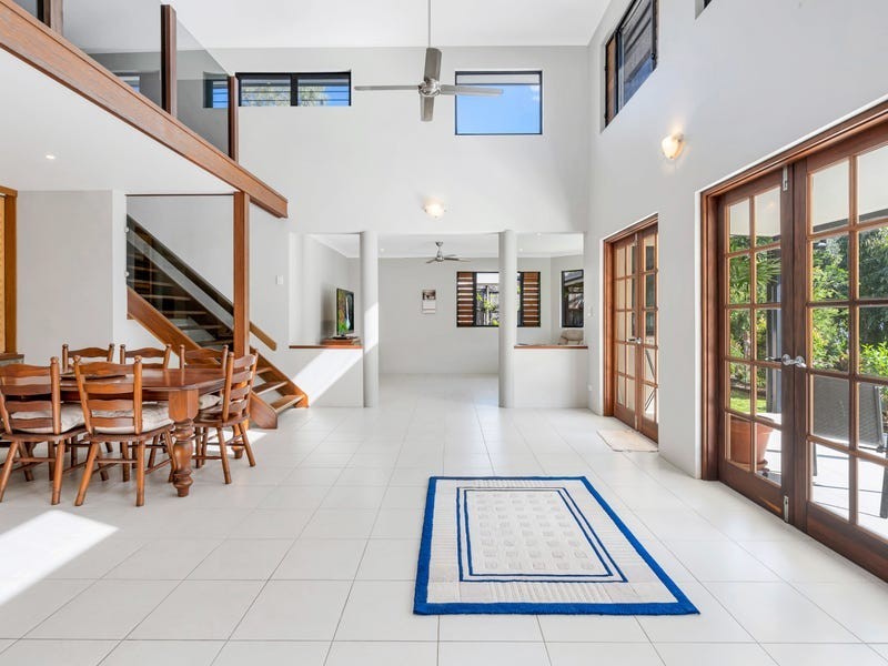 5 Ellie Banning Close, Redlynch QLD 4870