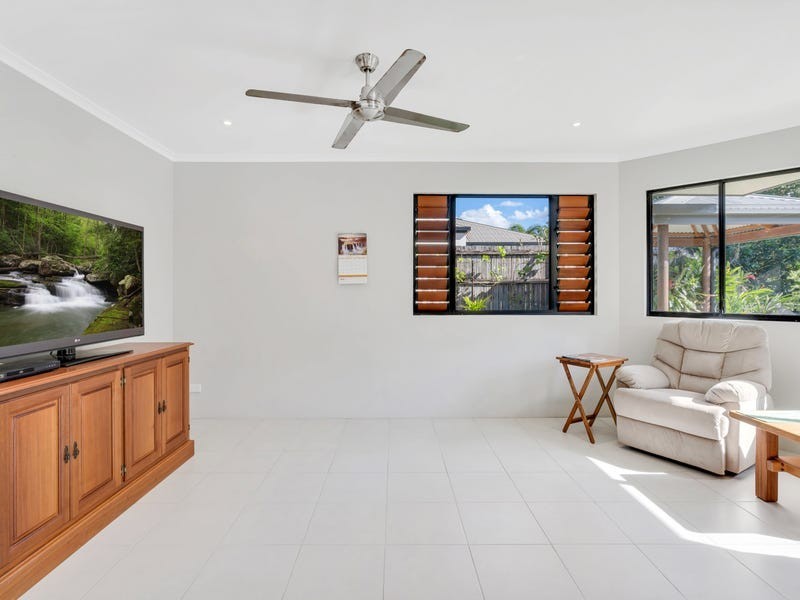 5 Ellie Banning Close, Redlynch QLD 4870