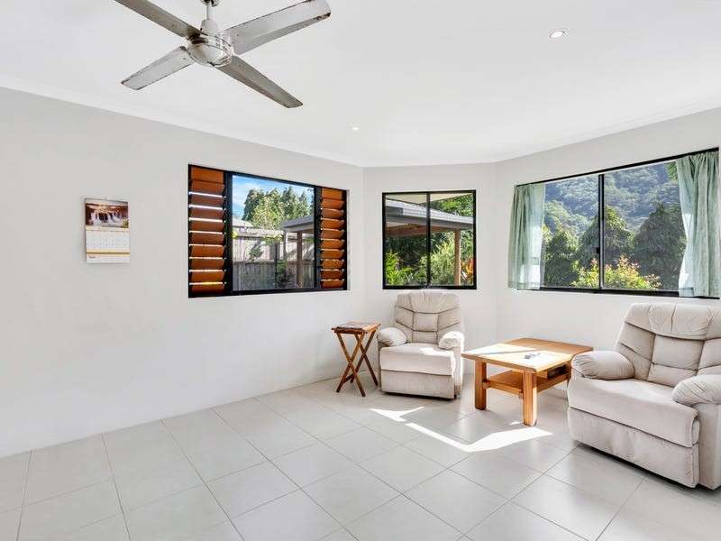 5 Ellie Banning Close, Redlynch QLD 4870