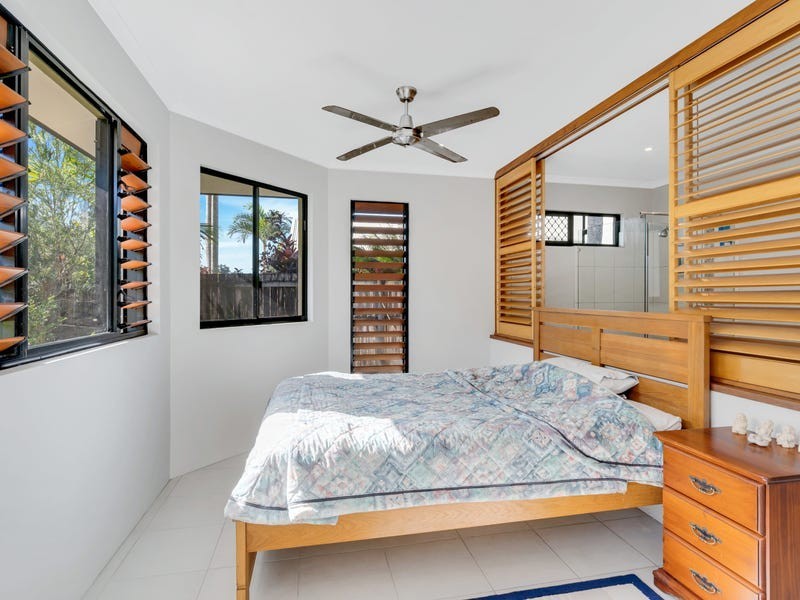 5 Ellie Banning Close, Redlynch QLD 4870