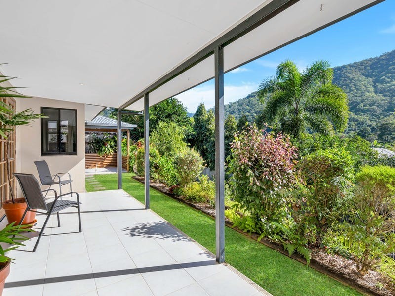 5 Ellie Banning Close, Redlynch QLD 4870