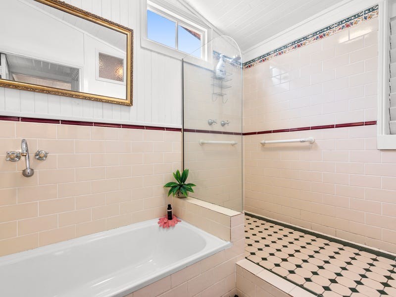 360 Draper Street, Parramatta Park QLD 4870