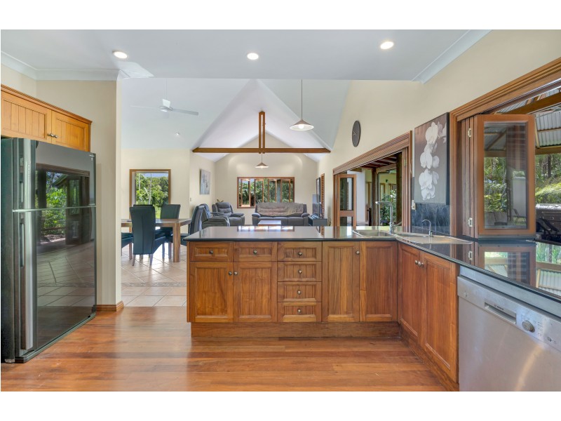 69863 Bruce Highway, Aloomba QLD 4871