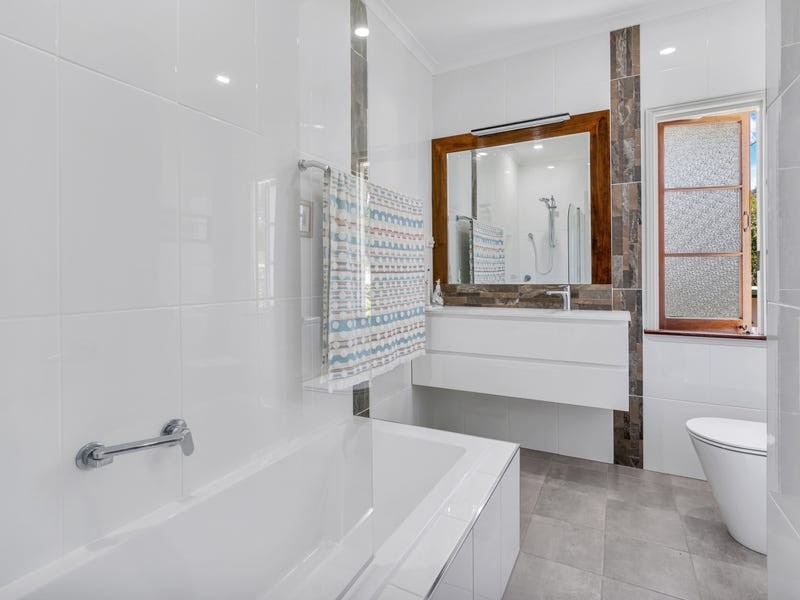 7 Crowley Close, Whitfield QLD 4870