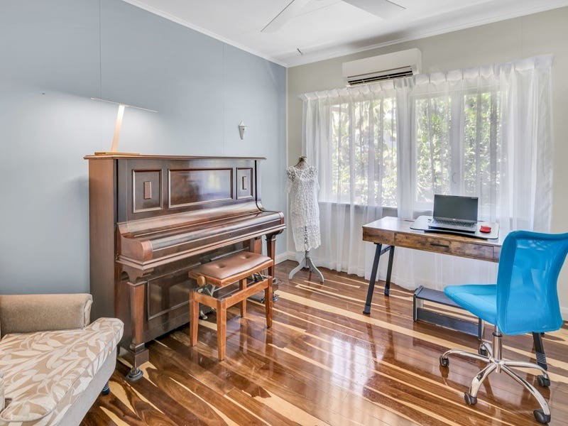 7 Crowley Close, Whitfield QLD 4870