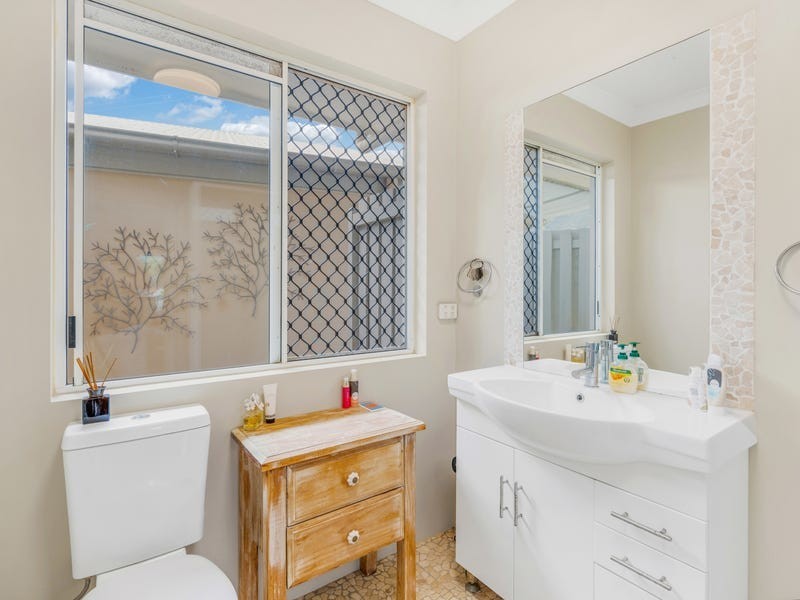 36 Cyperus Drive, Redlynch QLD 4870