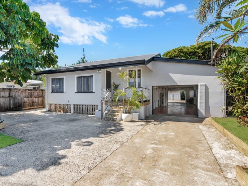 74 Reservoir Road, Manoora QLD 4870