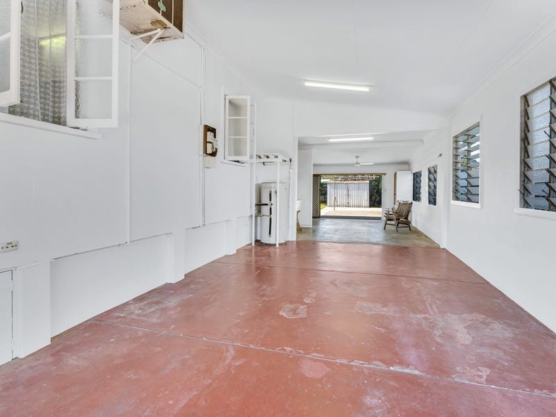 74 Reservoir Road, Manoora QLD 4870