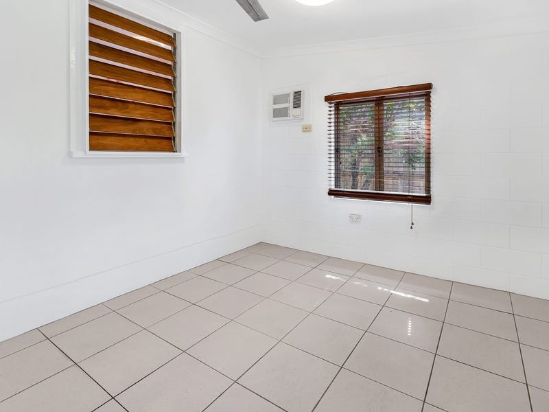 74 Reservoir Road, Manoora QLD 4870