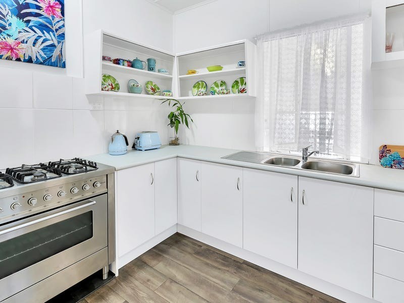 74 Reservoir Road, Manoora QLD 4870