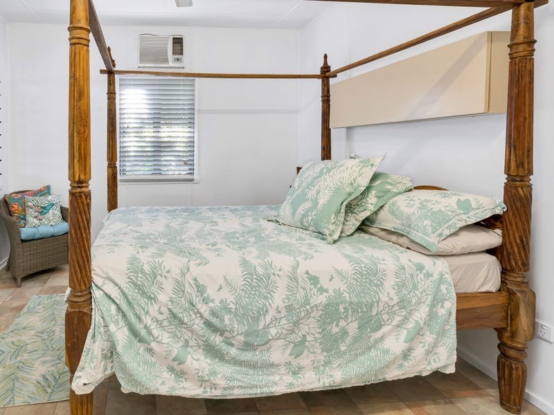 74 Reservoir Road, Manoora QLD 4870