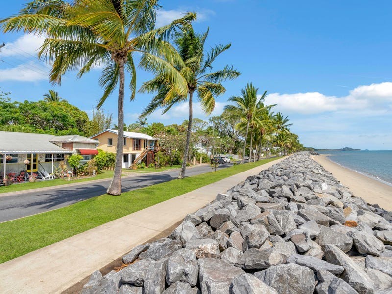 189 O’Shea Esplanade, Machans Beach QLD 4878