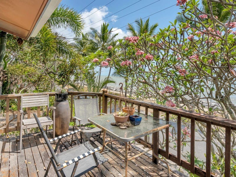 189 O’Shea Esplanade, Machans Beach QLD 4878