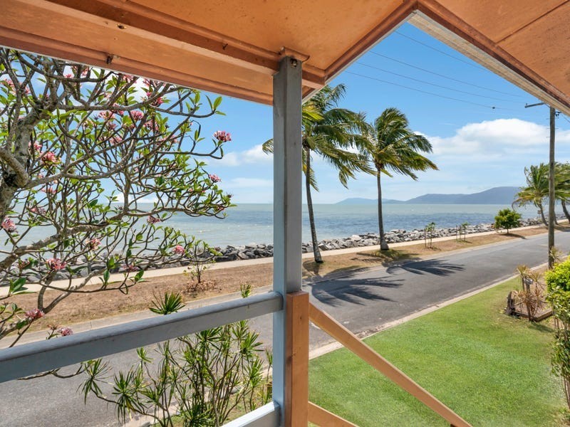189 O’Shea Esplanade, Machans Beach QLD 4878
