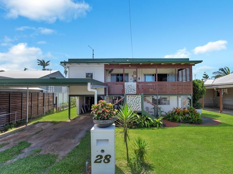 28 Howe Street, Cairns North QLD 4870