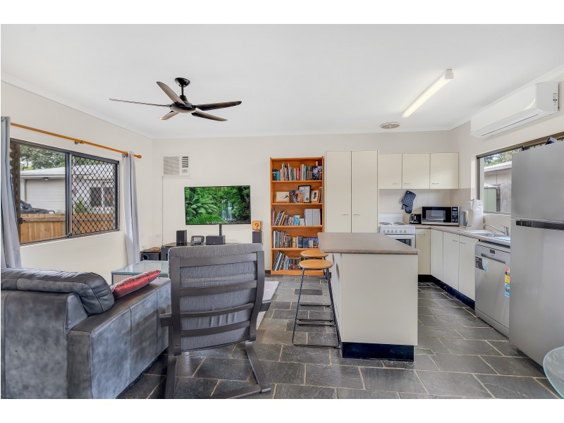 1/20 Nesbit Street, Whitfield QLD 4870