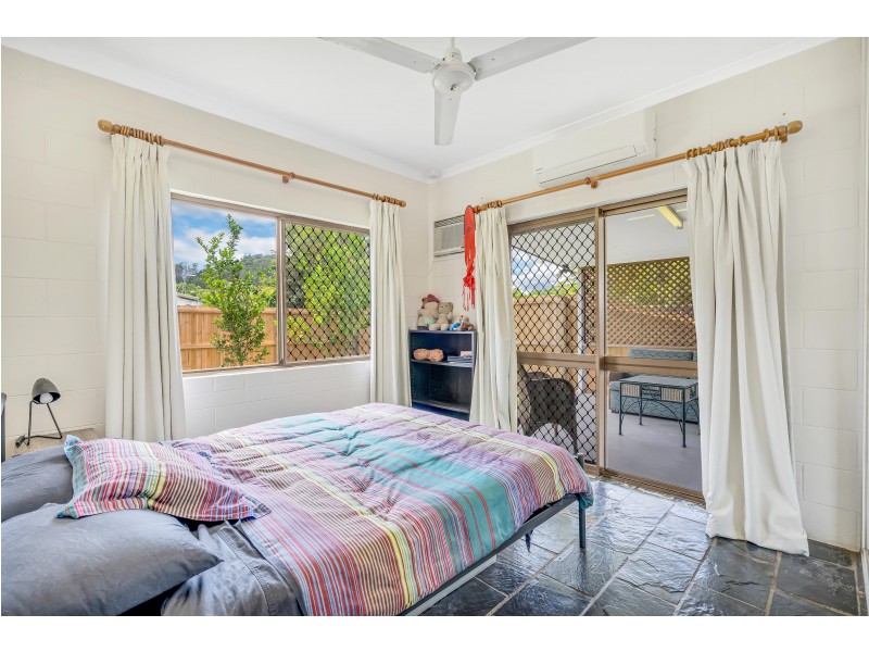 1/20 Nesbit Street, Whitfield QLD 4870