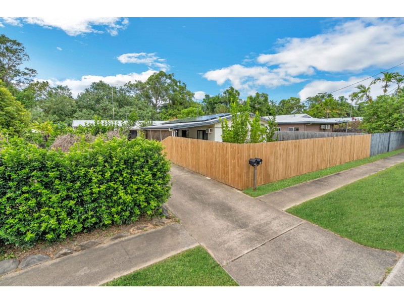 1/20 Nesbit Street, Whitfield QLD 4870