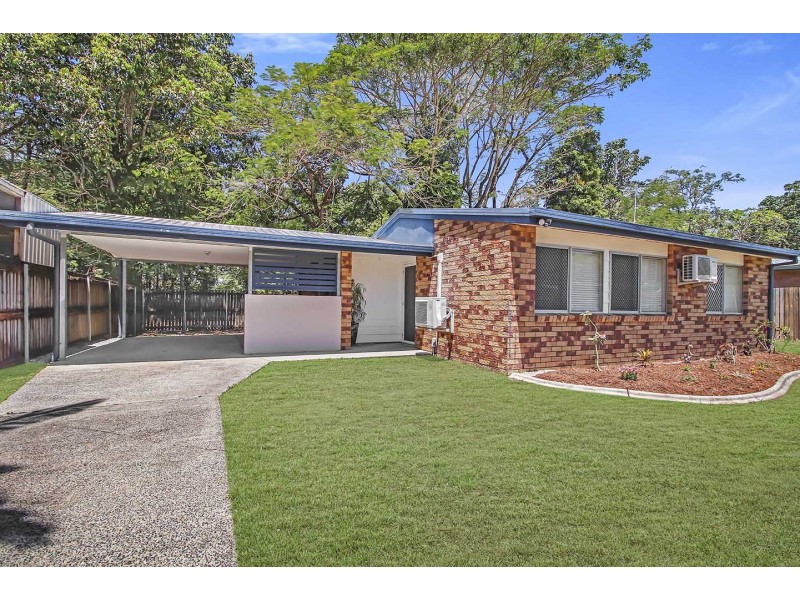 24 McEwen Street, Mooroobool QLD 4870