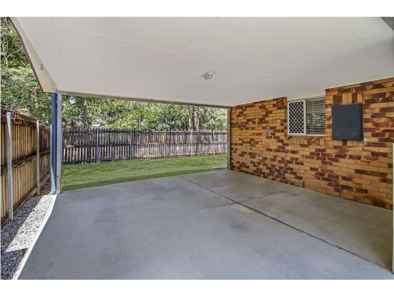 24 McEwen Street, Mooroobool QLD 4870