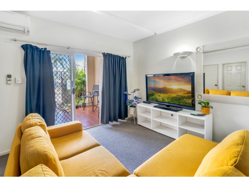 2/16 Ingham Court, Mooroobool QLD 4870