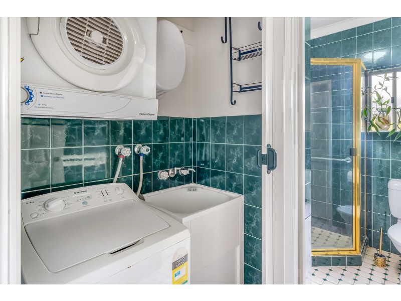 2/16 Ingham Court, Mooroobool QLD 4870