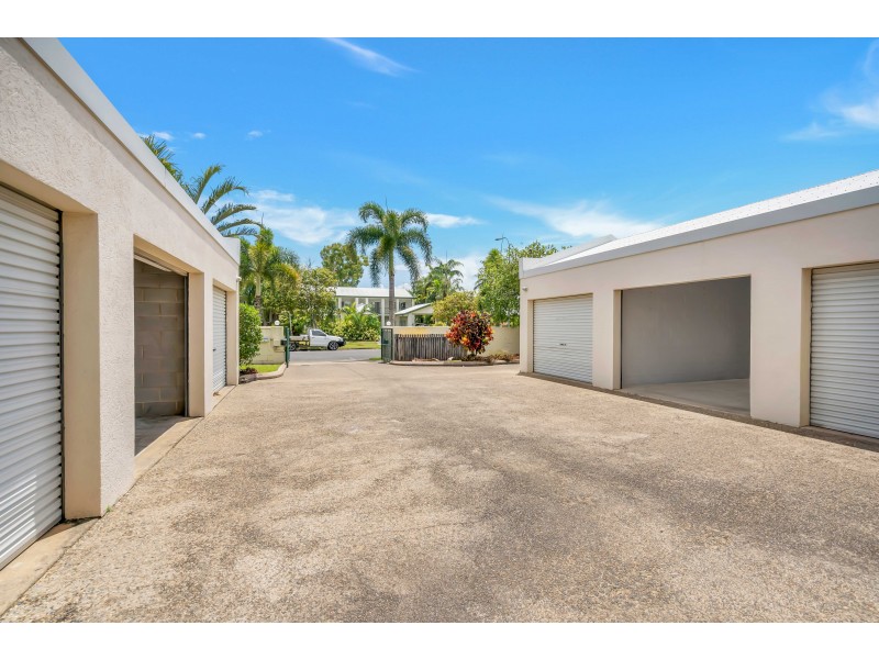 2/16 Ingham Court, Mooroobool QLD 4870