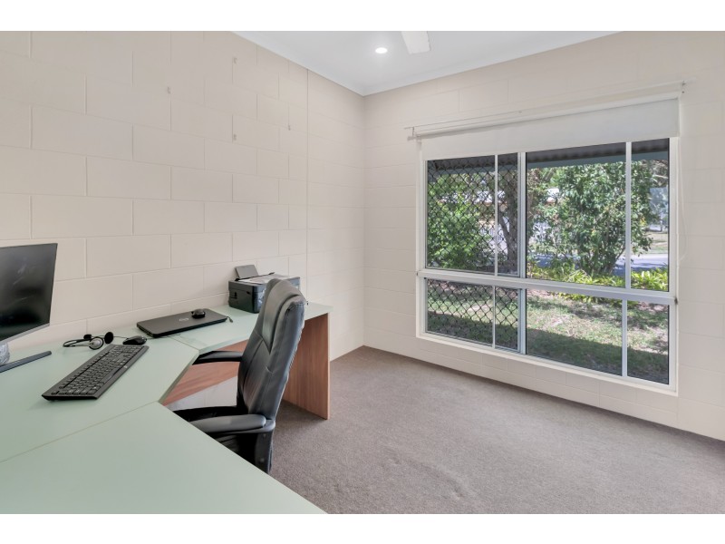 14 Harlequin Street, White Rock QLD 4868