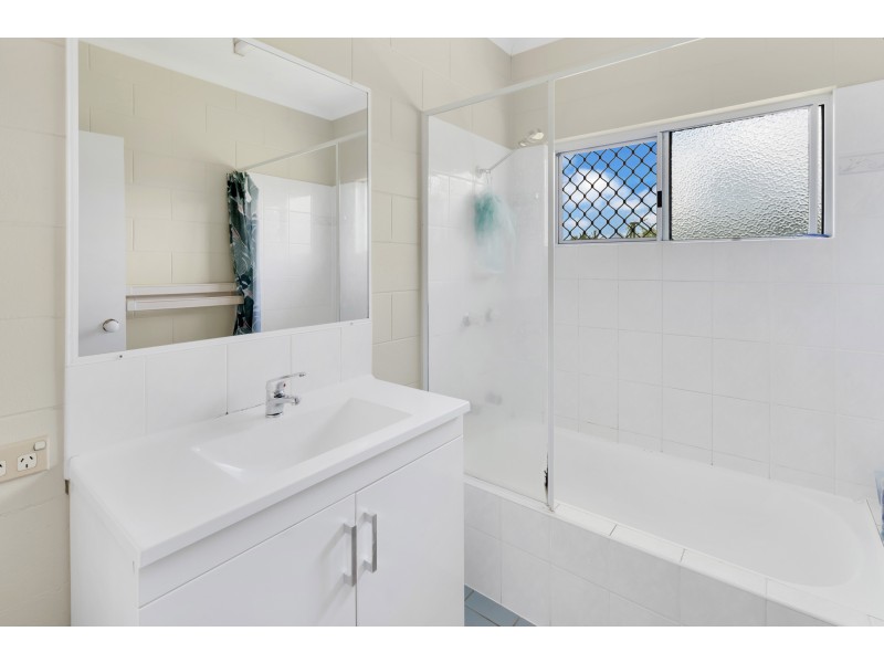 14 Harlequin Street, White Rock QLD 4868
