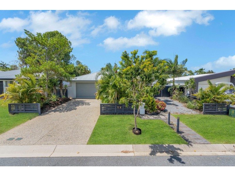 18 Quarterdeck Street, Trinity Beach QLD 4879