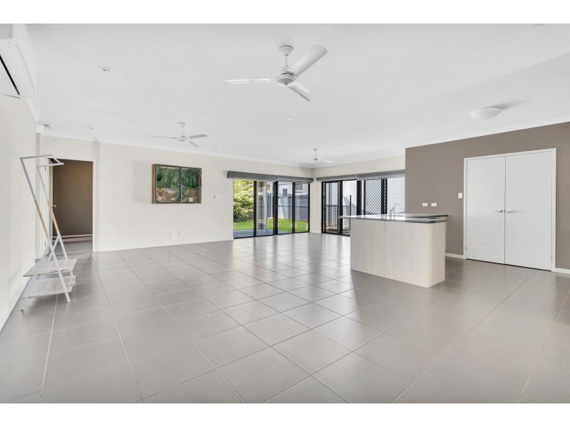 18 Quarterdeck Street, Trinity Beach QLD 4879