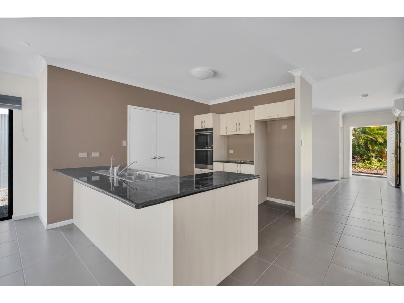 18 Quarterdeck Street, Trinity Beach QLD 4879