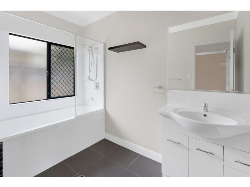 18 Quarterdeck Street, Trinity Beach QLD 4879