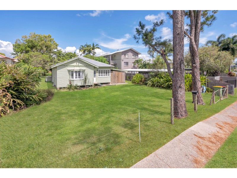 4 Mayers Street, Manunda QLD 4870