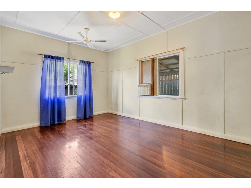 4 Mayers Street, Manunda QLD 4870