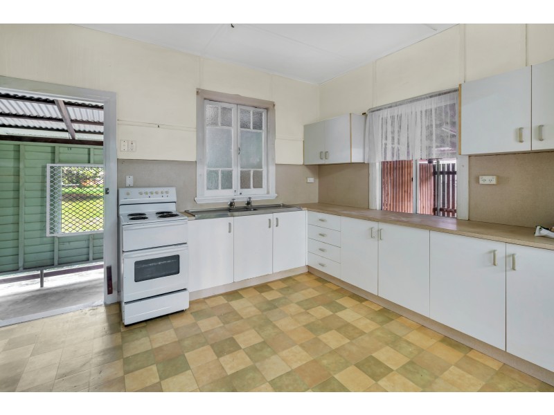 4 Mayers Street, Manunda QLD 4870