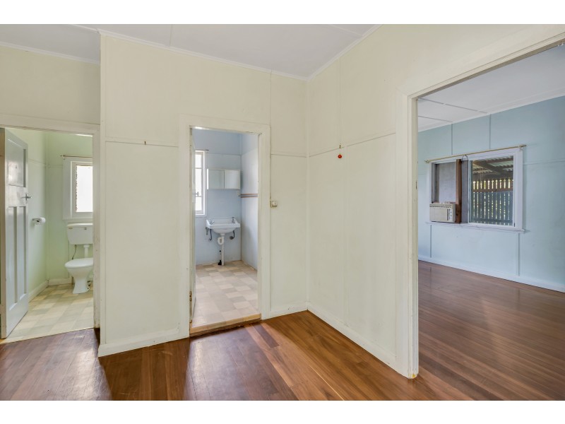 4 Mayers Street, Manunda QLD 4870