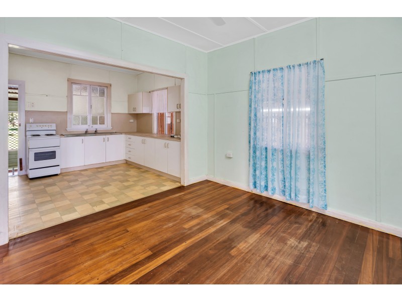 4 Mayers Street, Manunda QLD 4870
