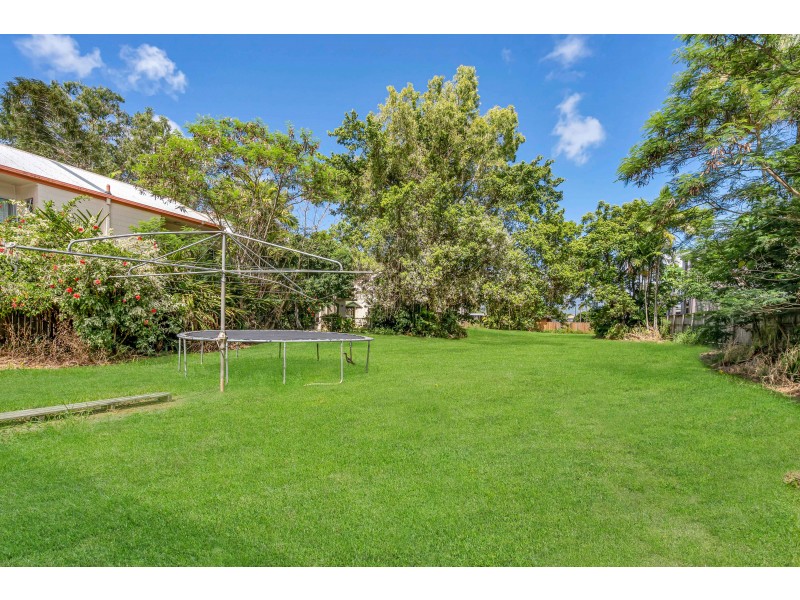4 Mayers Street, Manunda QLD 4870