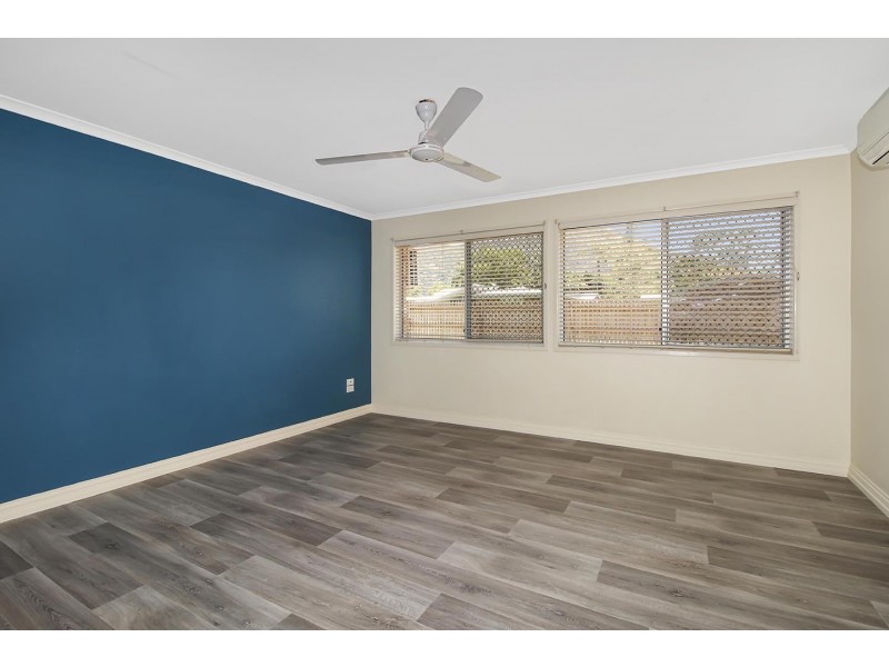24 McEwen Street, Mooroobool QLD 4870