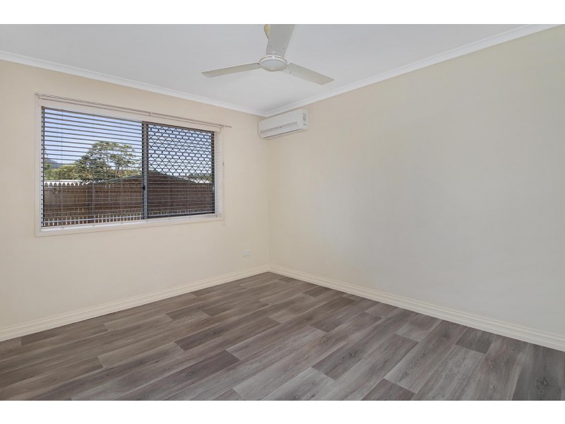 24 McEwen Street, Mooroobool QLD 4870
