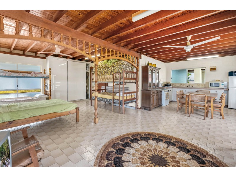 407 Russell Heads Reserve, East Russell QLD 4861