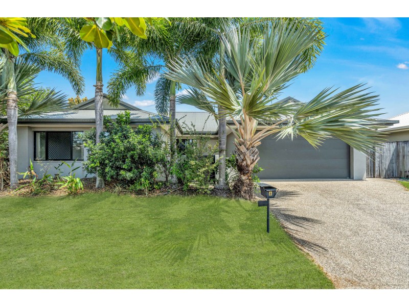 6 Totley Chase, Trinity Park QLD 4879