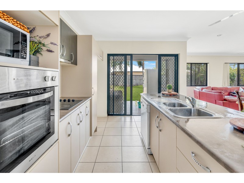 6 Totley Chase, Trinity Park QLD 4879