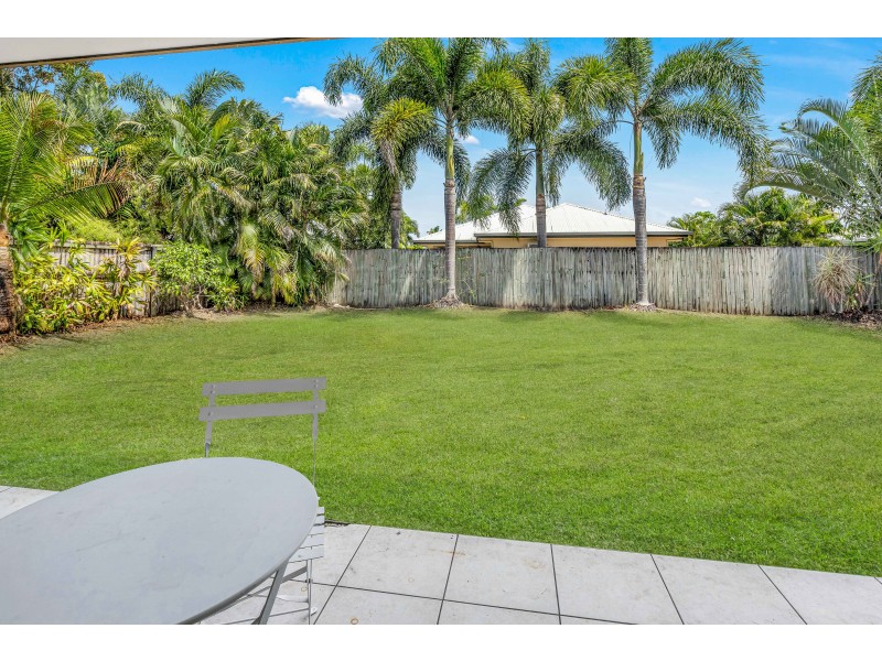 6 Totley Chase, Trinity Park QLD 4879