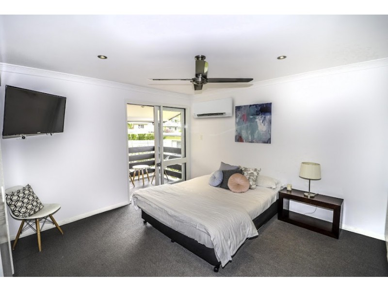 31-33 Sommerville Crescent, Whitfield QLD 4870