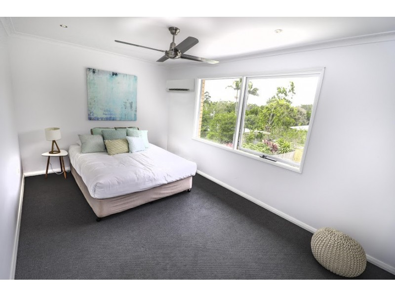 31-33 Sommerville Crescent, Whitfield QLD 4870