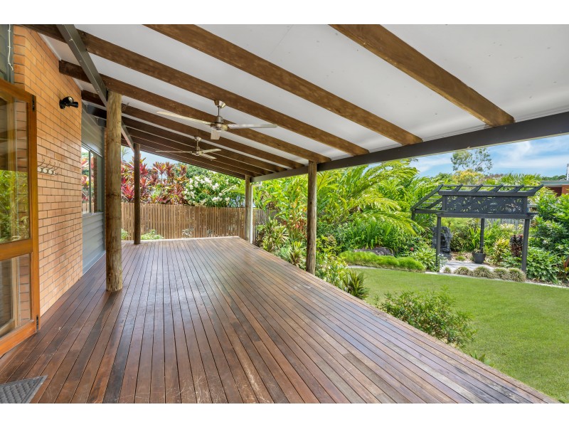 31-33 Sommerville Crescent, Whitfield QLD 4870